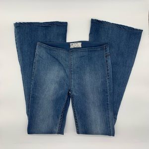 Free People- Penny Pull flare jeans size: 28